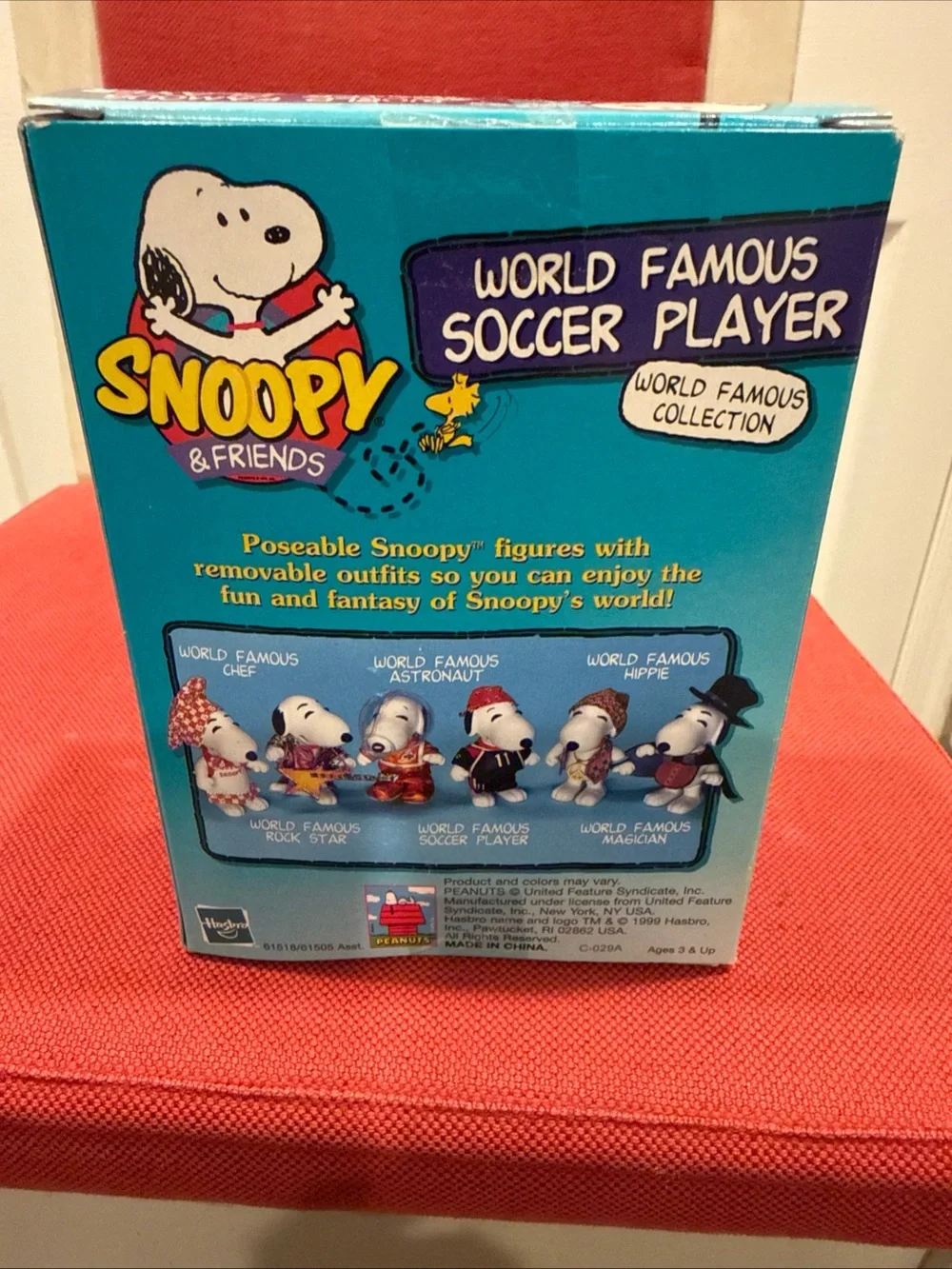 Hasbro Snoopy World Famous Soccer Player Toy - Red Bandana, Blue Jersey